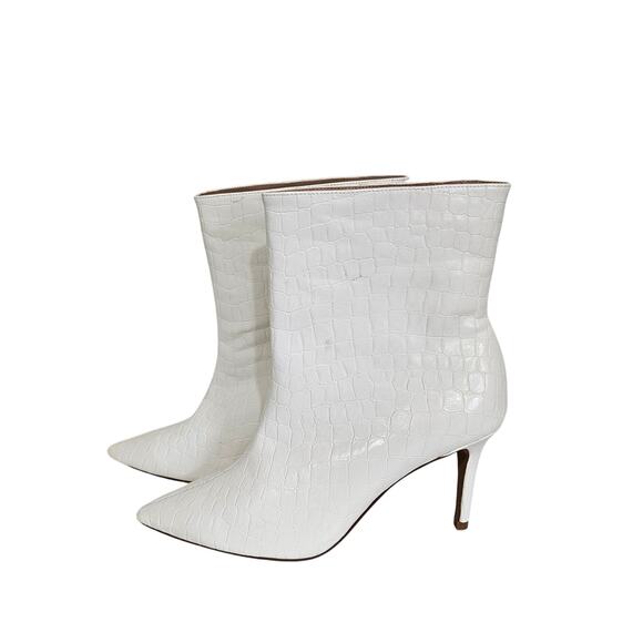 Revolve Raye White East Bootie - Picture 4 of 9